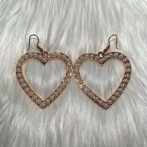 NEW heart hoop earrings with (not real) pearls ✨